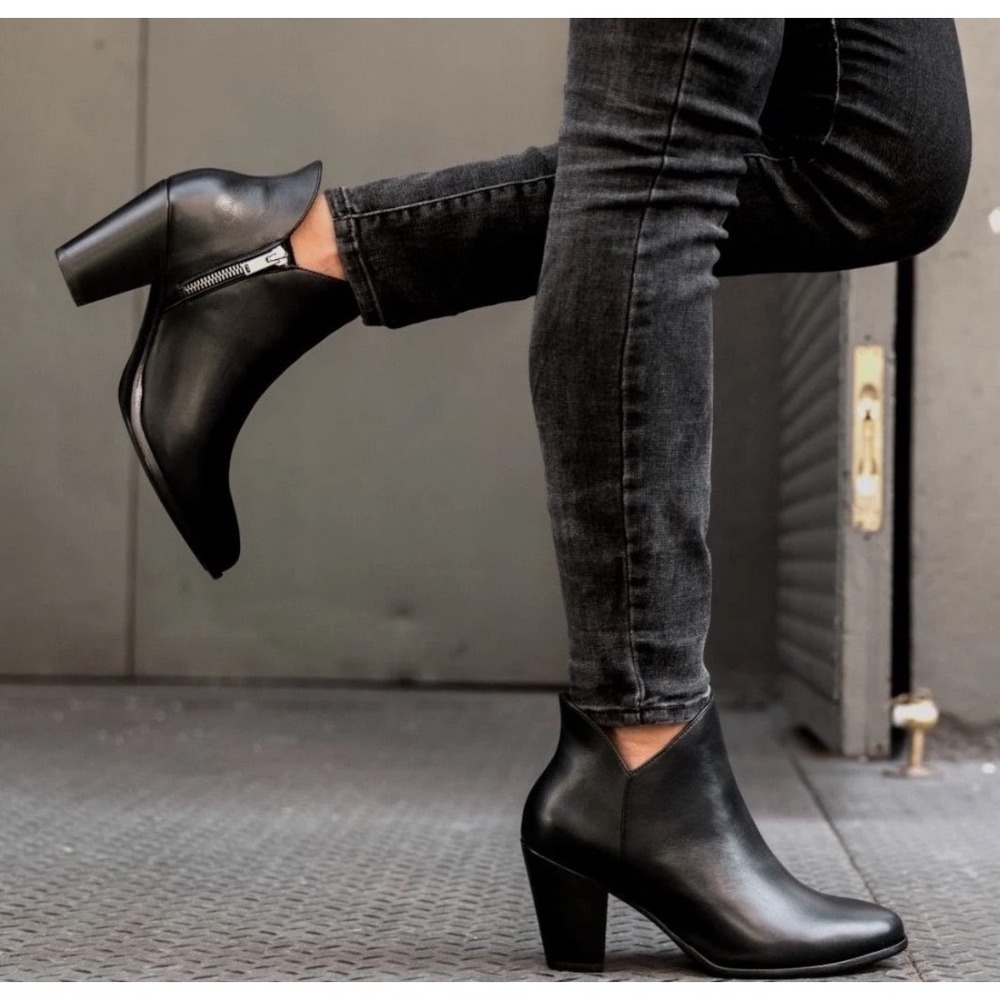 Thursday Boot Company Uptown Black Leather V-Cut Block Heel Ankle Boots 6.5